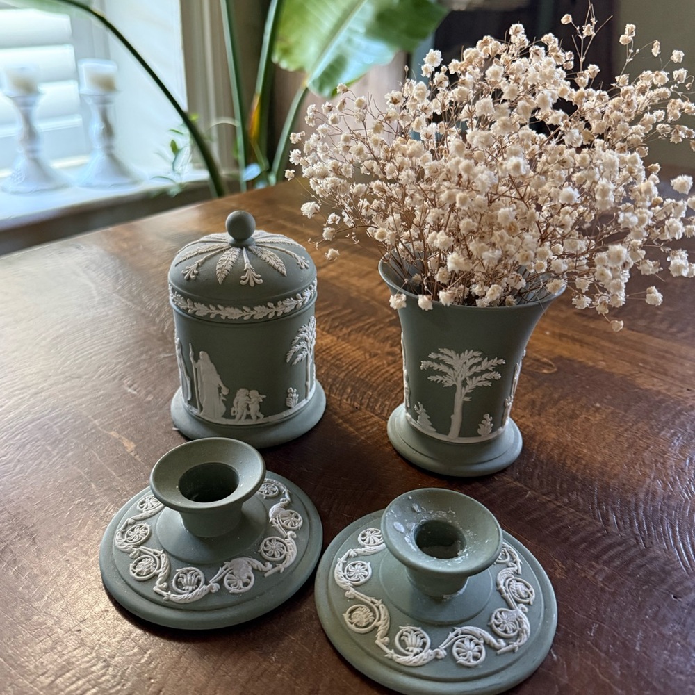 Wedgwood Jasperware Sage Set 💚